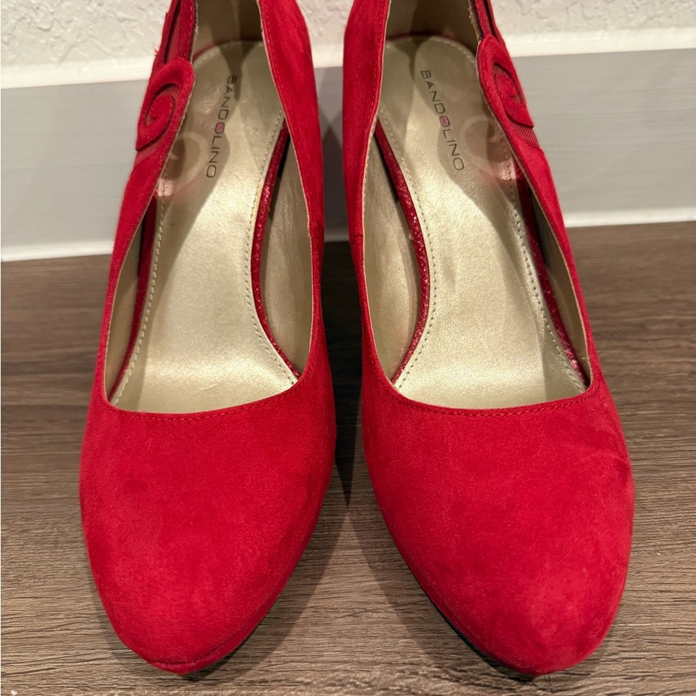 Bandolino Red Suede Heels Classic 4 inch Pumps